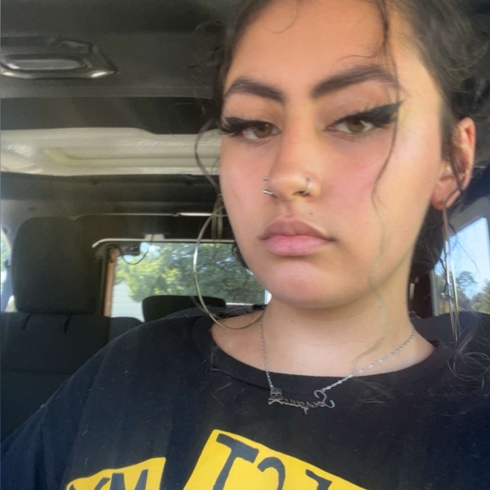 Meet your Posher, Maya